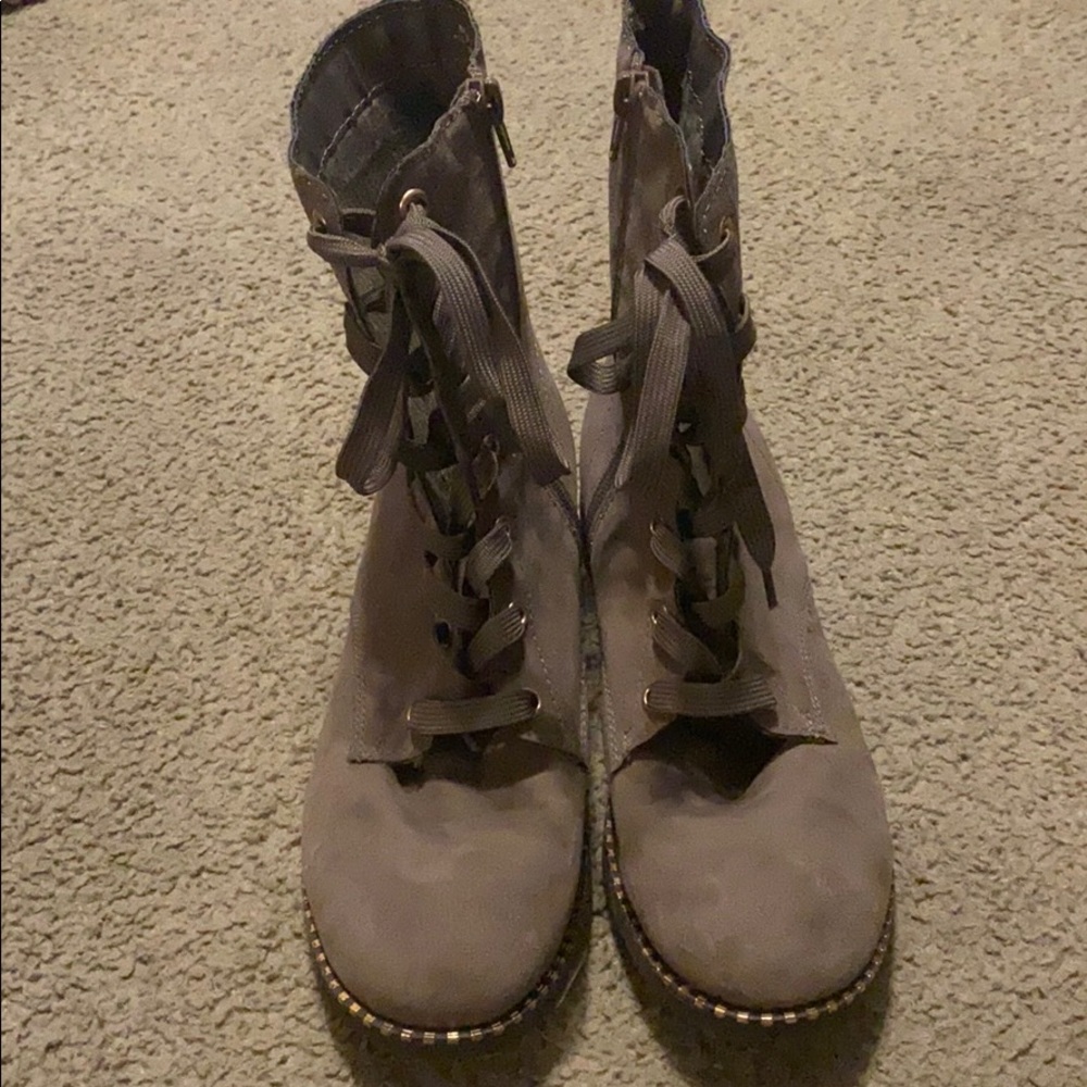 Women’s high ankle combat boots